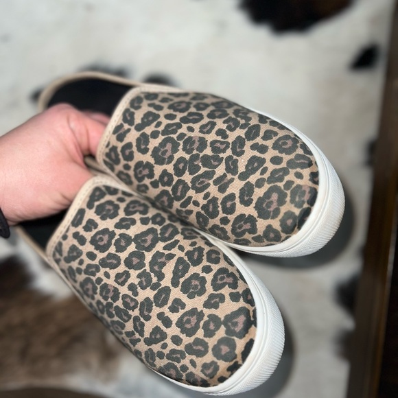 Magellan cheetah print slide-ons - Picture 3 of 4